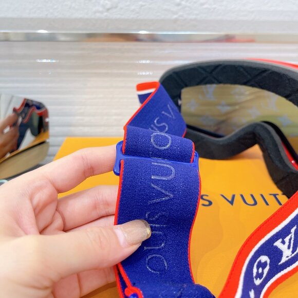 LOUIS VUITTON Ski Glasses Unisex - Picture 7 of 11